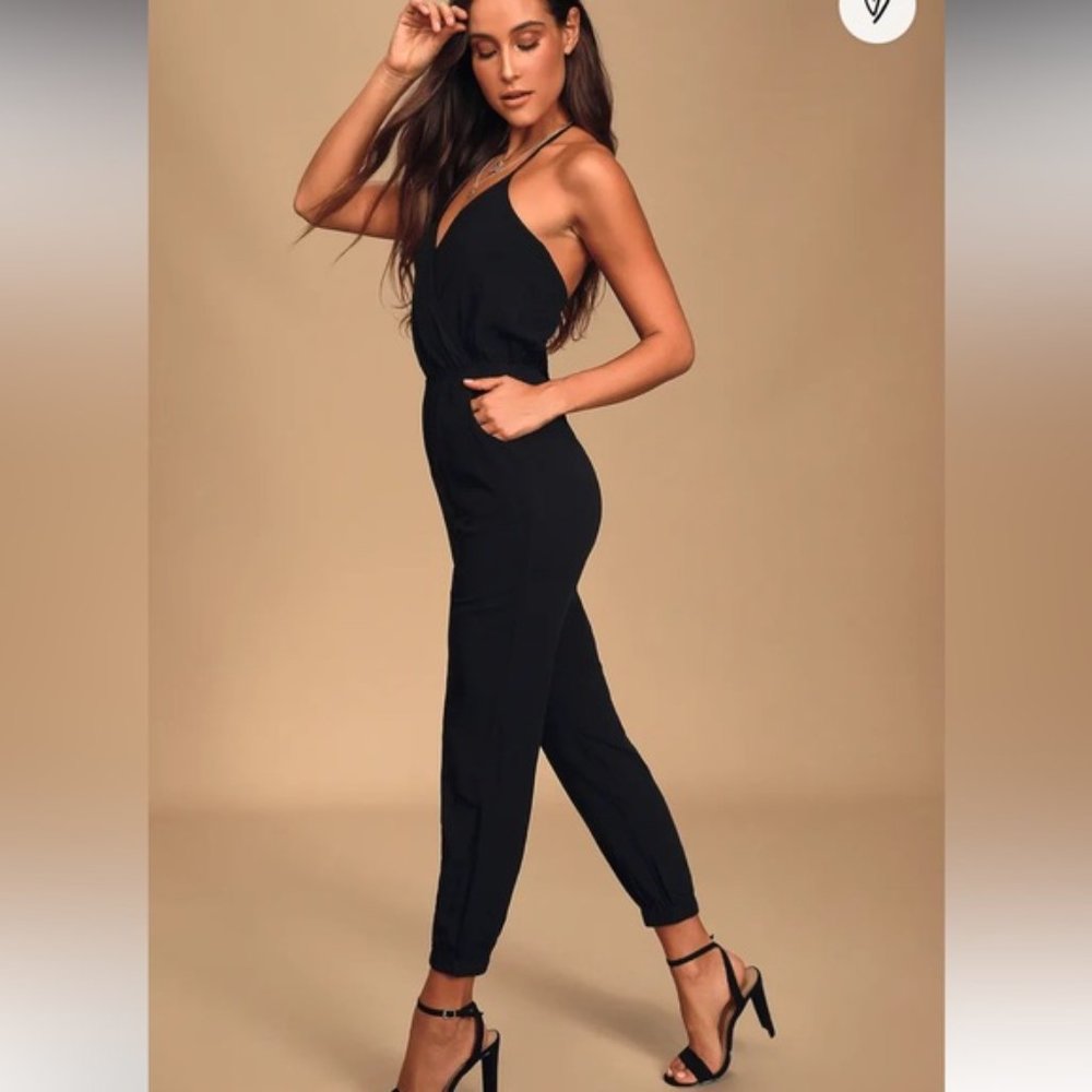 ❗️SOLD❗️Lulus Learning to Fly Black Halter Jumpsuit Size S - Picture 3 of 12
